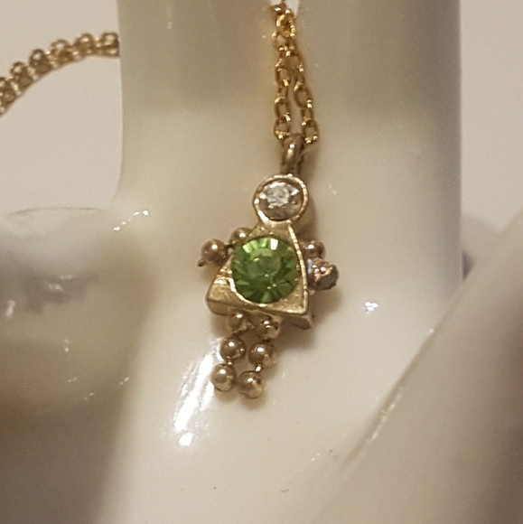 💚 Peridot Girl Necklace 👗 - Picture 3 of 8
